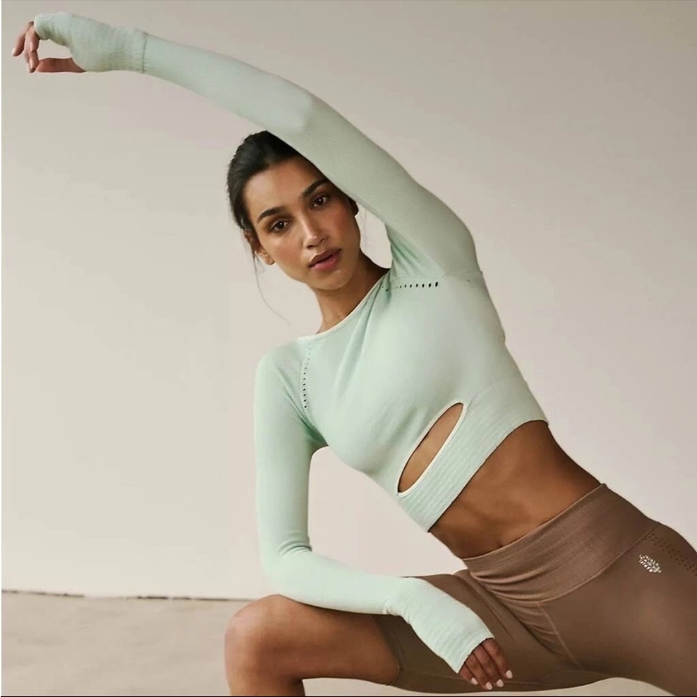 NWOT Free People Cut It Out Crop Long Sleeve Thumb Holes Seafoam Size XS/S